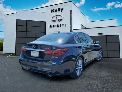 2022 INFINITI Q50 LUXE