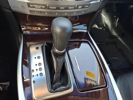 2019 INFINITI Q70 3.7X LUXE