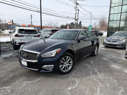 2019 INFINITI Q70 3.7X LUXE