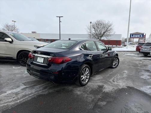 2019 INFINITI Q70 3.7X LUXE