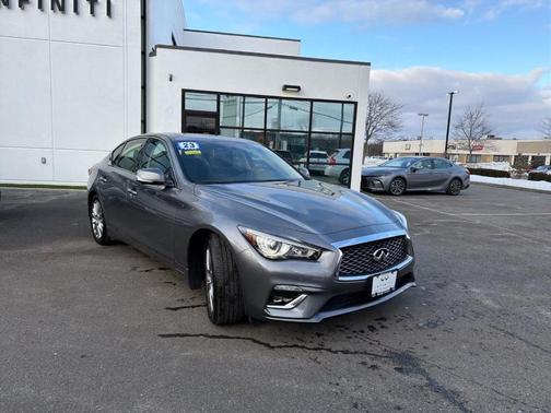 2023 INFINITI Q50 LUXE