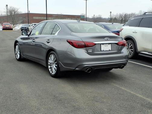 2023 INFINITI Q50 LUXE