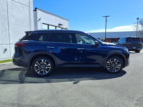 2022 INFINITI QX60 Luxe
