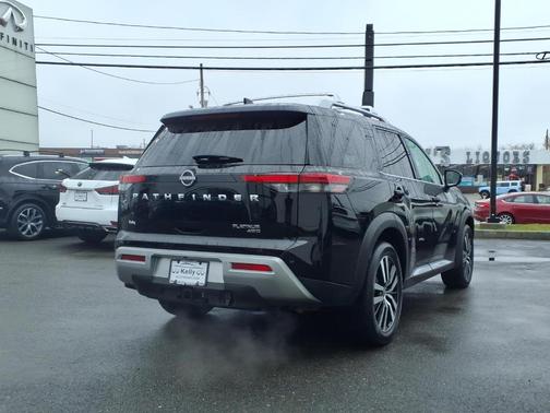 Black 2023 Nissan Pathfinder Platinum