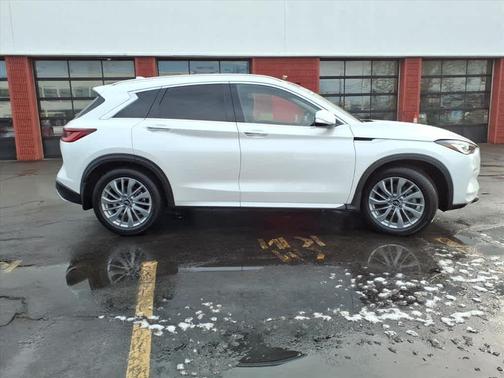 2023 INFINITI QX50 Luxe