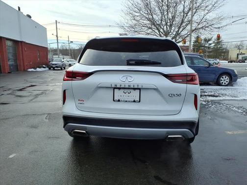 2023 INFINITI QX50 Luxe