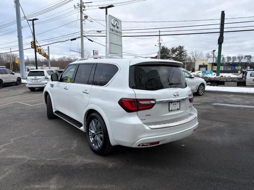 2021 INFINITI QX80 Luxe