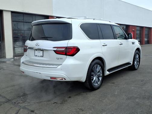 2021 INFINITI QX80 Luxe
