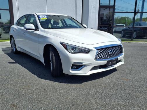 2022 INFINITI Q50 LUXE