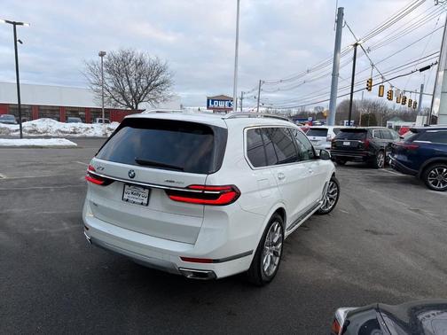 2025 BMW X7 xDrive40i