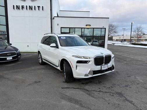 2025 BMW X7 xDrive40i