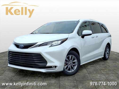 2022 Toyota Sienna XLE