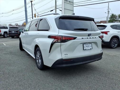 2022 Toyota Sienna XLE