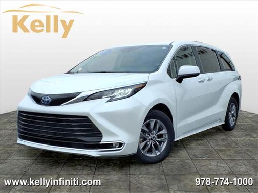 2022 Toyota Sienna XLE