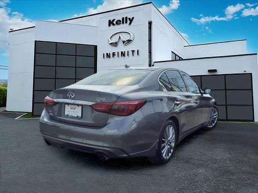 2022 INFINITI Q50 LUXE