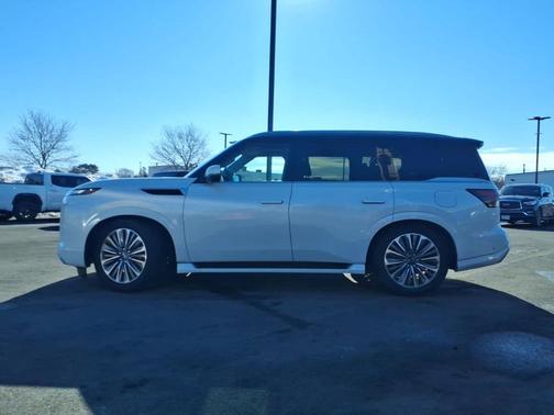 2025 INFINITI QX80 SENSORY