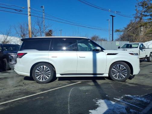 2025 INFINITI QX80 SENSORY