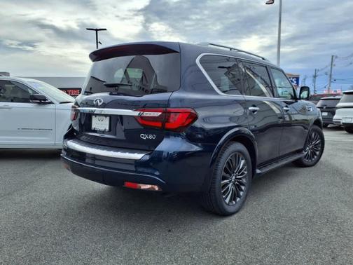 2023 INFINITI QX80 SENSORY