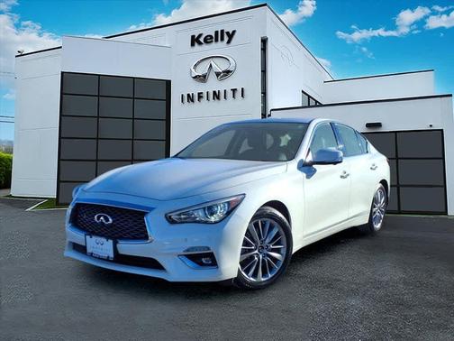 2022 INFINITI Q50 LUXE