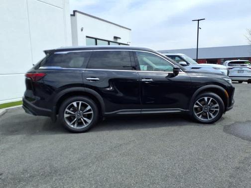 2022 INFINITI QX60 Luxe