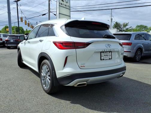 Radiant White 2025 INFINITI QX50 Luxe