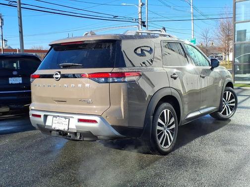 2024 Nissan Pathfinder Platinum