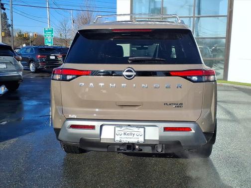 2024 Nissan Pathfinder Platinum