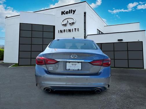 2022 INFINITI Q50 LUXE