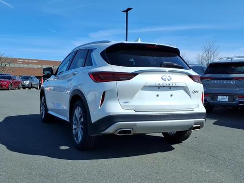 2023 INFINITI QX50 Luxe
