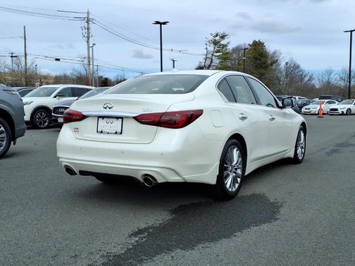 2023 INFINITI Q50 LUXE