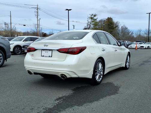 2023 INFINITI Q50 LUXE