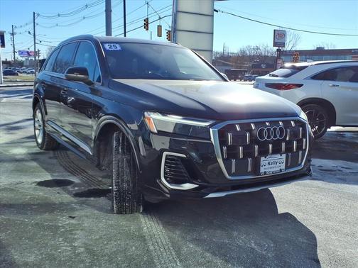 2025 Audi Q7 55 Premium Plus