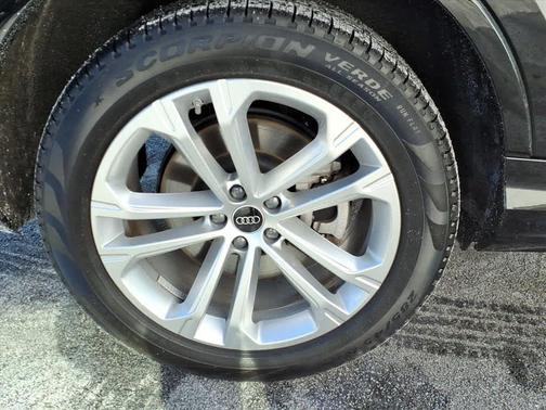 2025 Audi Q7 55 Premium Plus