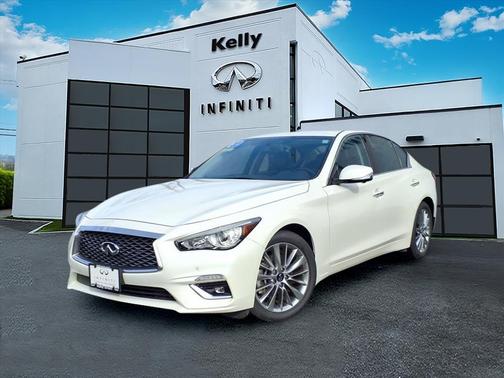 2022 INFINITI Q50 LUXE