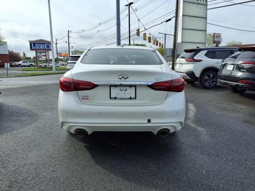 2022 INFINITI Q50 LUXE