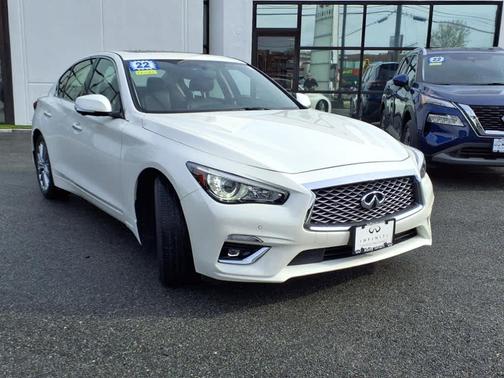 2022 INFINITI Q50 LUXE