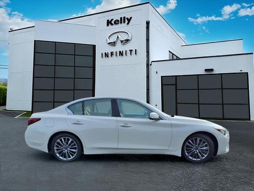 2022 INFINITI Q50 LUXE