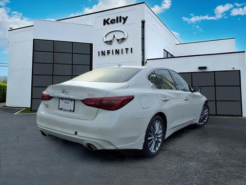 2022 INFINITI Q50 LUXE