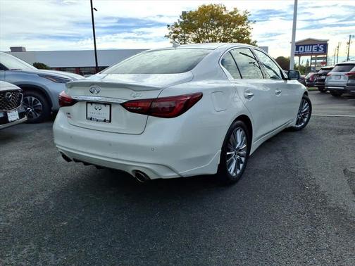 2023 INFINITI Q50 LUXE