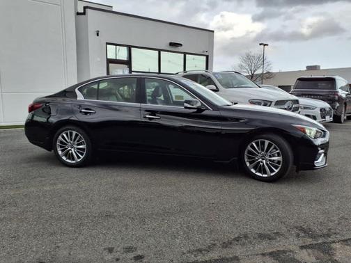 2022 INFINITI Q50 LUXE