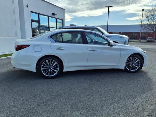2022 INFINITI Q50 LUXE
