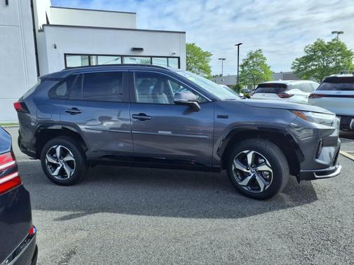 2024 Toyota RAV4 Prime SE