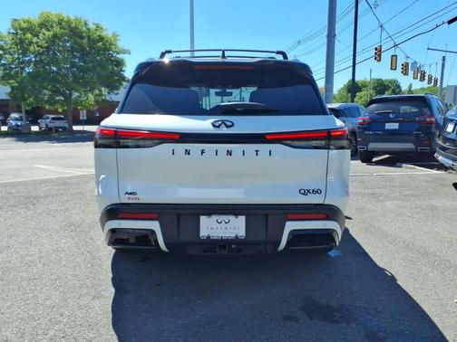 2t Mjst Whte 2024 INFINITI QX60 AUTOGRAPH