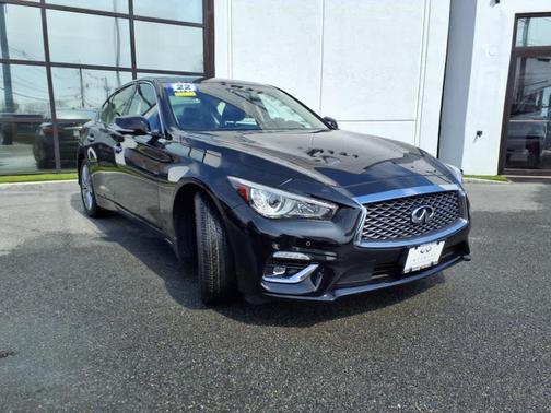 2022 INFINITI Q50 LUXE