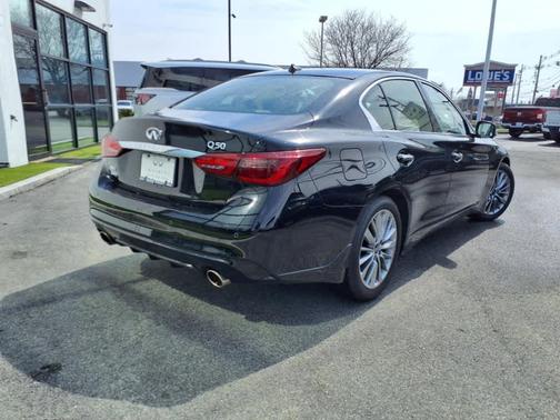 2022 INFINITI Q50 LUXE