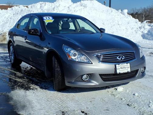 2015 INFINITI Q40 Base