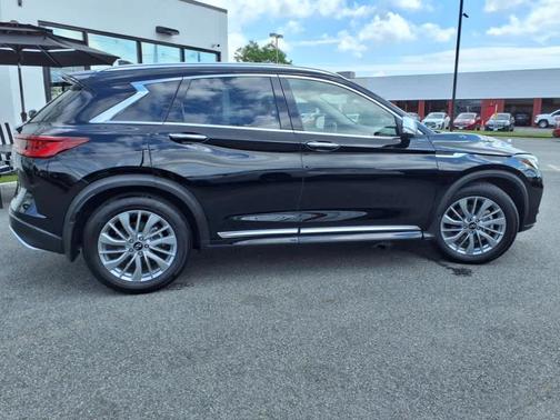 2024 INFINITI QX50 Luxe