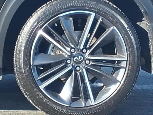 2023 INFINITI QX55 LUXE