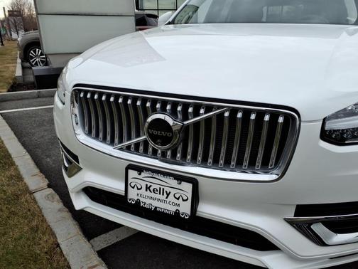 2024 Volvo XC90 Recharge Plug-In Hybrid T8 Plus 6-Seater