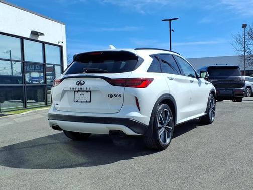 Radiant White 2024 INFINITI QX50 SPORT
